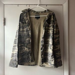 Sanctuary Women’s Camo Shacket - Medium